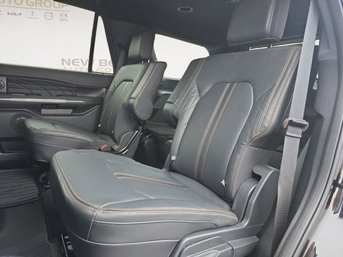 Used 2023 Ford Expedition Platinum AWD/4WD image 13