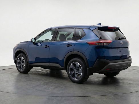Used 2025 Nissan Rogue SV AWD/4WD image 6