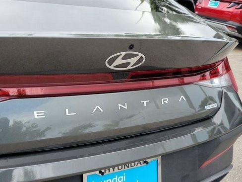Certified 2024 Hyundai Elantra Blue FWD image 10