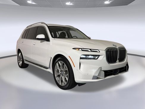 Used 2026 BMW X7 xDrive40i AWD/4WD image 7