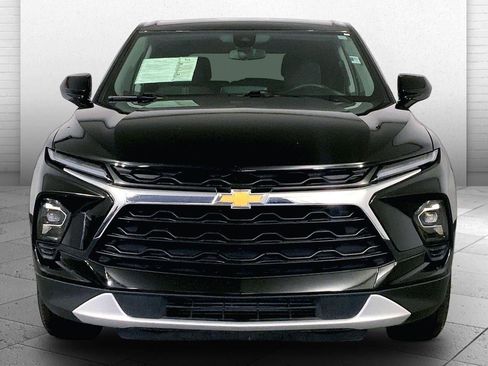 Used 2025 Chevrolet Blazer LT AWD/4WD image 2