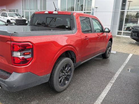Used 2024 Ford Maverick Lariat w/ Black Appearance Package FWD image 2