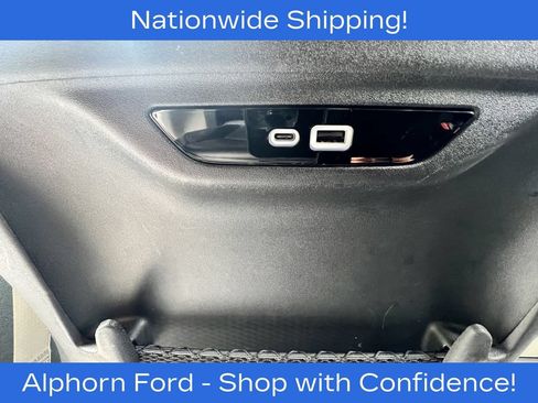 Used 2024 Chrysler Pacifica Touring-L FWD image 31