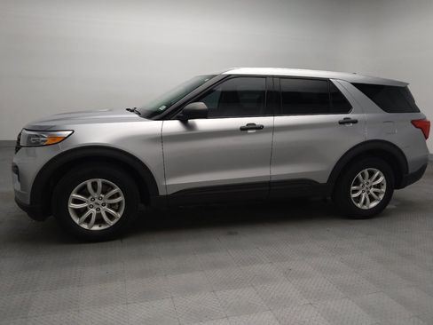 Used 2021 Ford Explorer 2WD image 2
