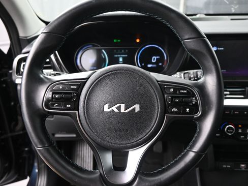 Used 2022 Kia Niro EX Premium image 11