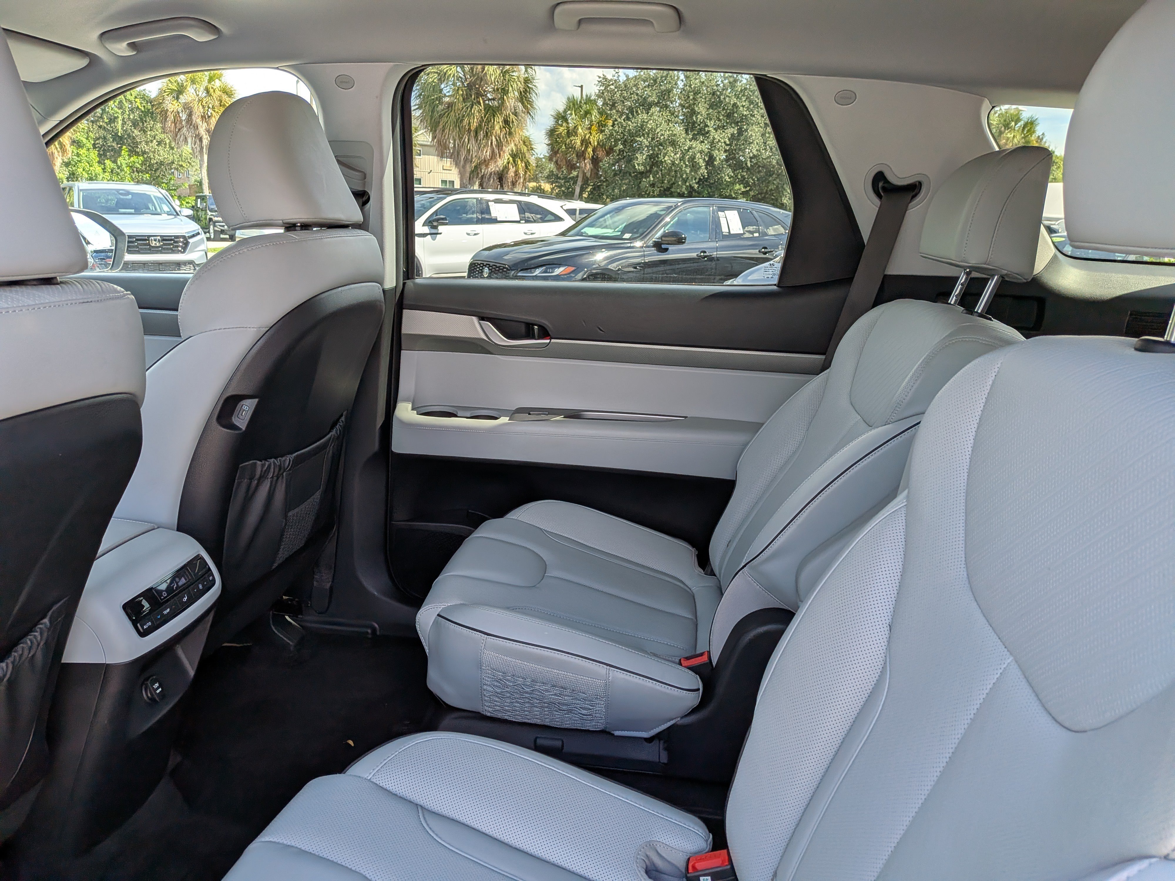 Used 2025 Hyundai Palisade SEL AWD/4WD image 15