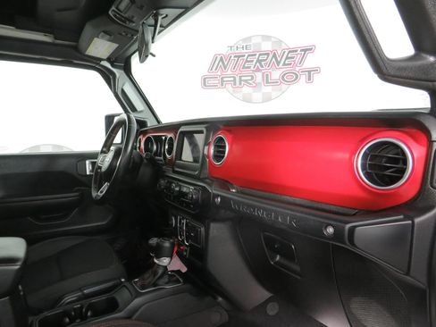 Used 2021 Jeep Wrangler Unlimited Rubicon AWD/4WD image 12