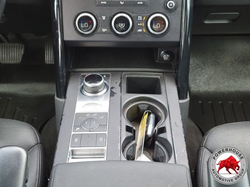 Used 2020 Land Rover Discovery SE AWD/4WD image 25