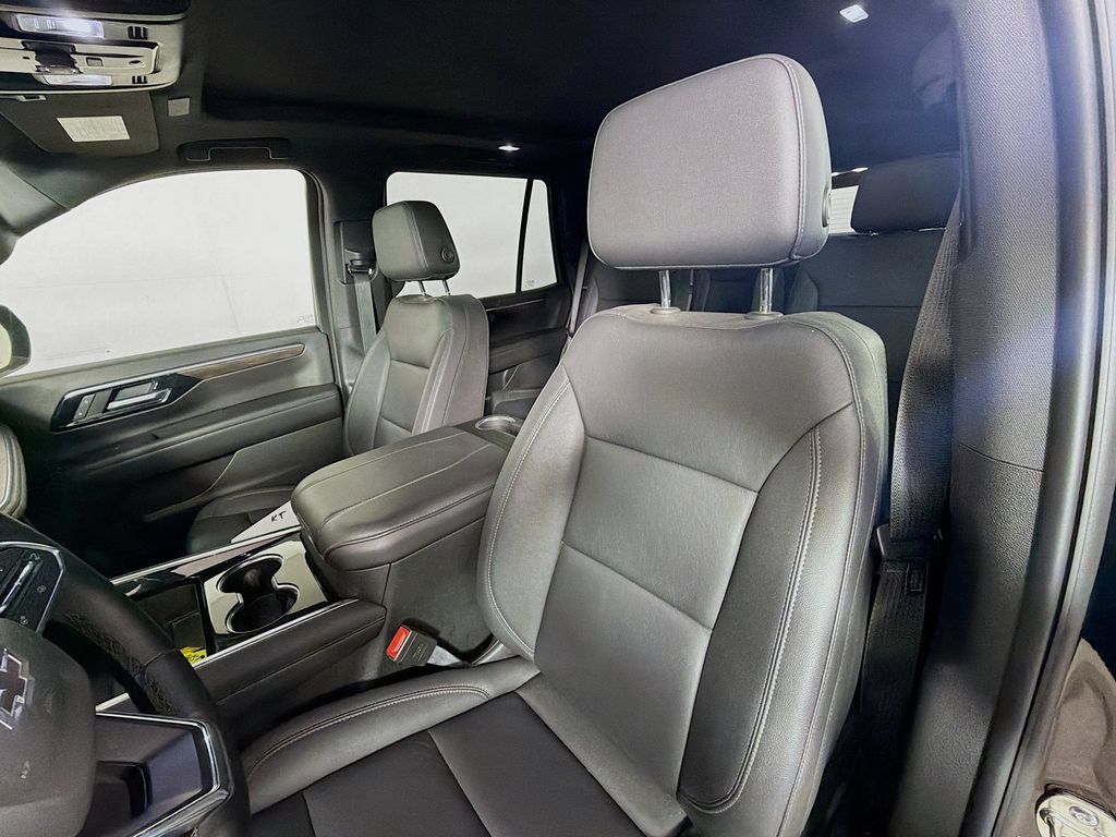 Used 2026 Chevrolet Tahoe Z71 w/ Comfort Package AWD/4WD image 12