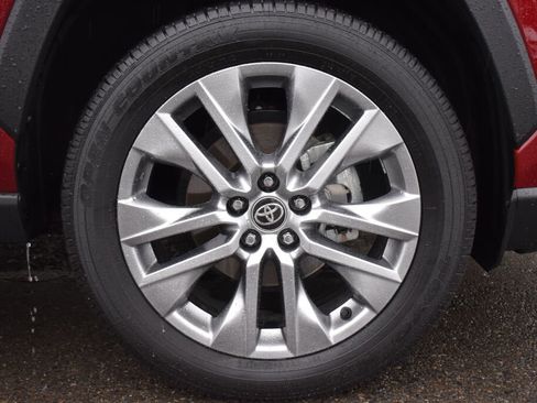 Used 2024 Toyota RAV4 Limited image 29