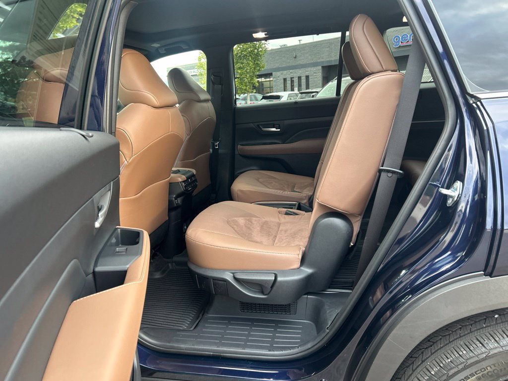 Used 2024 Toyota Grand Highlander AWD Hybrid image 21