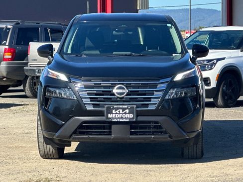 Used 2025 Nissan Rogue SV AWD/4WD image 10
