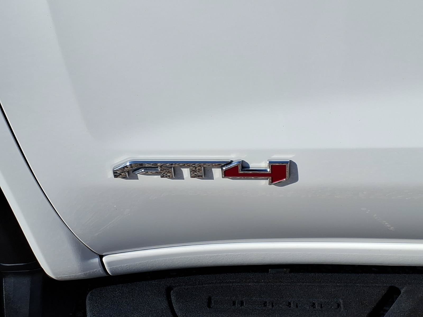 Used 2022 GMC Sierra 1500 AT4 w/ AT4 Preferred Package AWD/4WD image 9