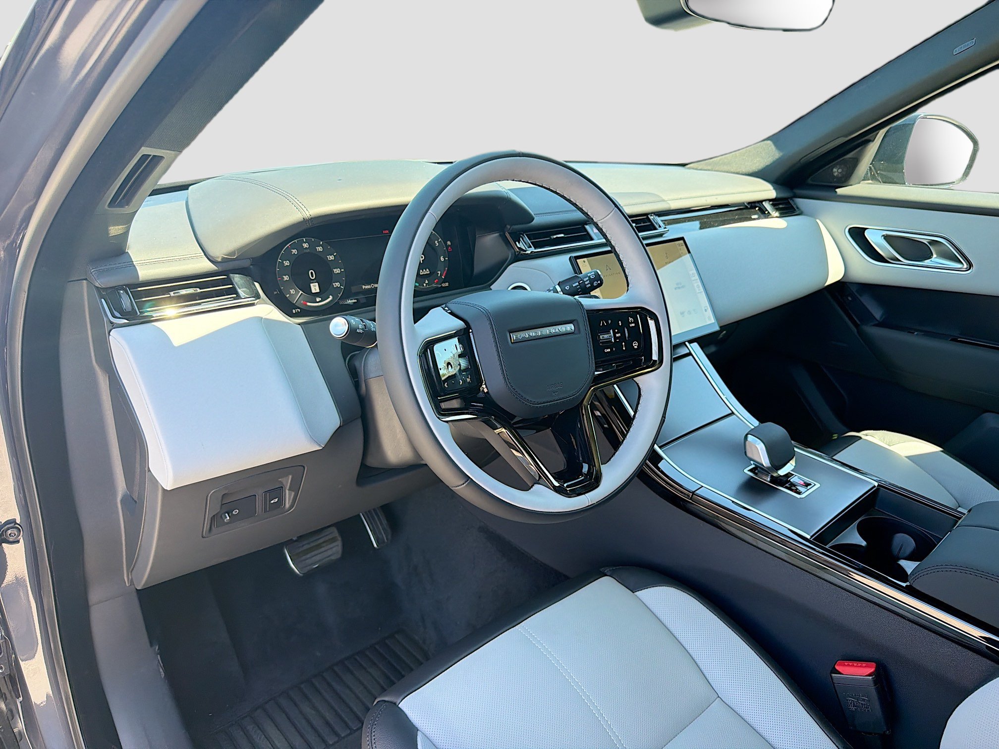 New 2026 Land Rover Range Rover Velar Dynamic SE AWD/4WD image 25