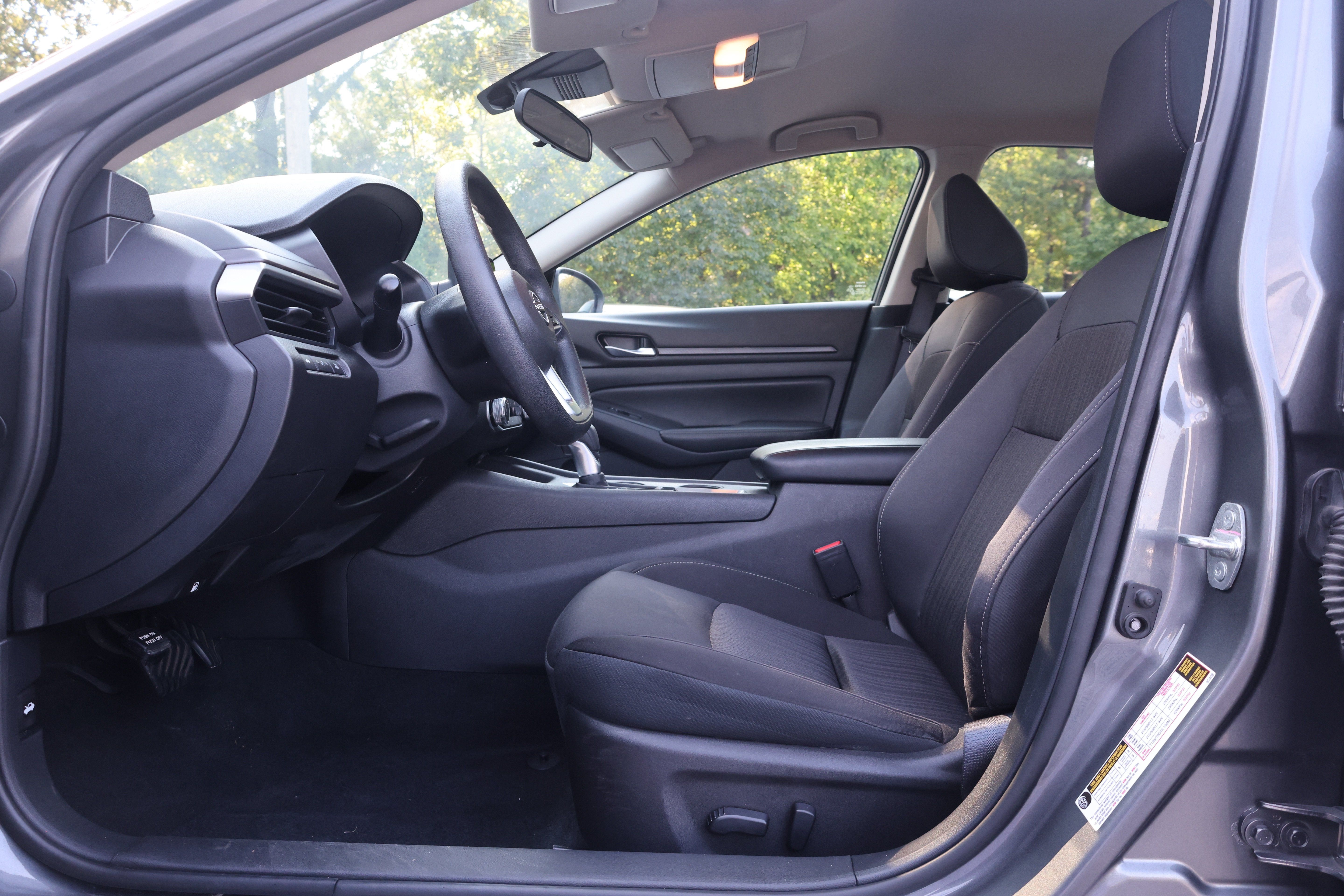 Used 2025 Nissan Altima 2.5 SV FWD image 18