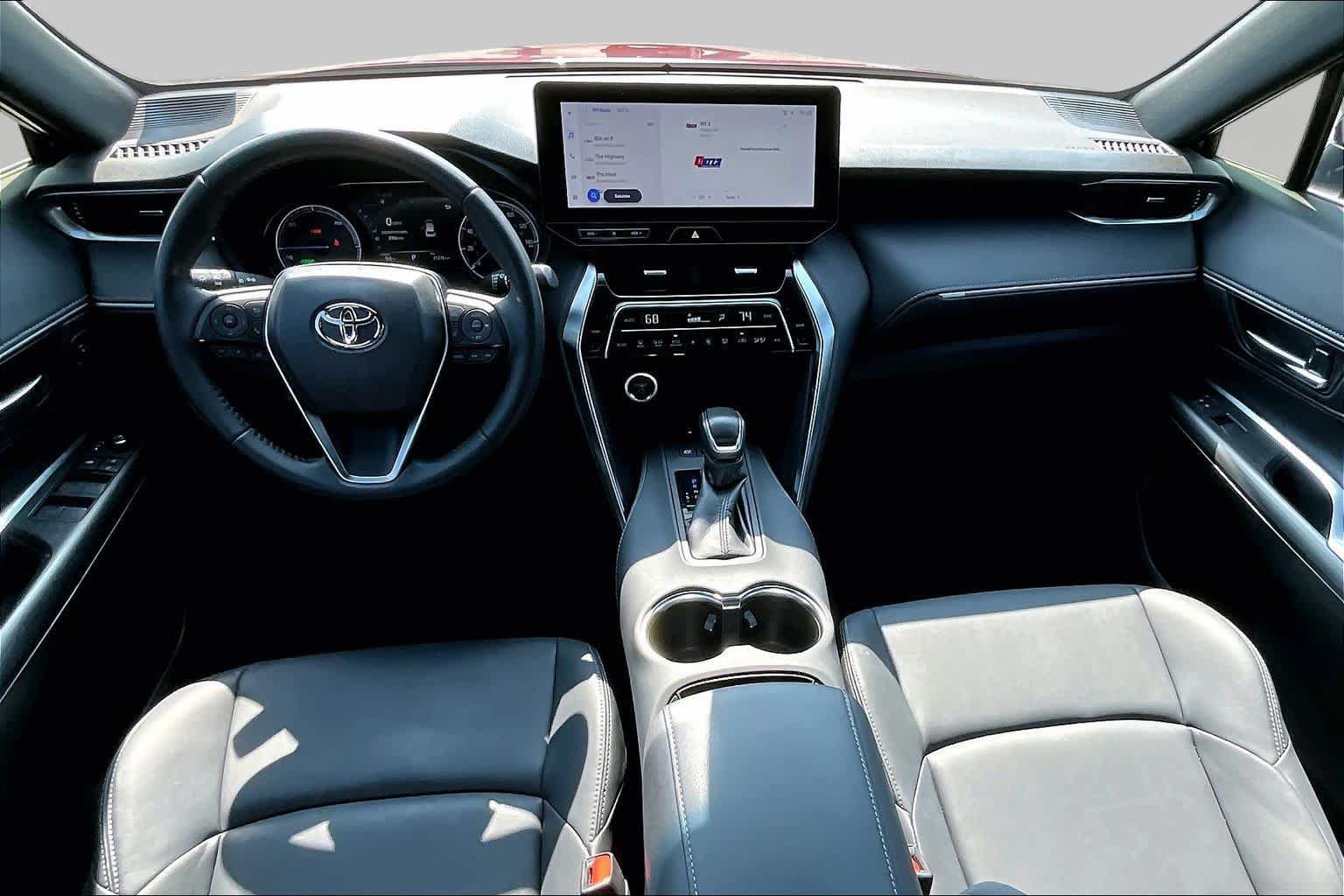 Used 2024 Toyota Venza Nightshade AWD/4WD image 14