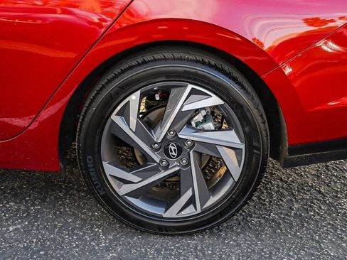 Certified 2025 Hyundai Elantra SEL image 13