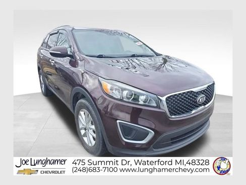 Used 2016 Kia Sorento LX w/ LX Convenience Package image 1