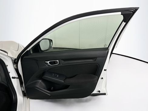 Used 2023 Honda Civic Sport image 29