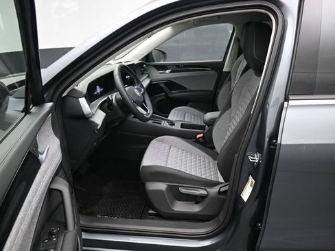 New 2026 Volkswagen Tiguan S image 9