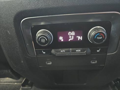 Used 2021 Chevrolet Tahoe Z71 w/ Z71 Signature Package image 22