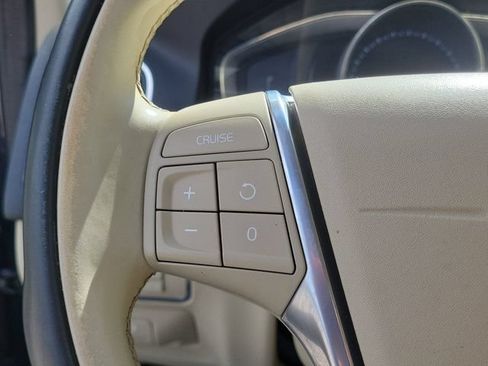 Used 2016 Volvo XC60 T5 Premier w/ Proximity Package FWD image 30