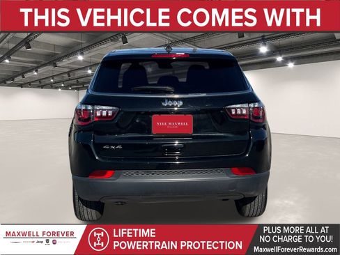 Used 2025 Jeep Compass Sport image 15