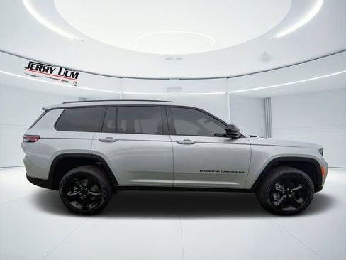 New 2025 Jeep Grand Cherokee L Limited w/ Black Appearance Package image 2