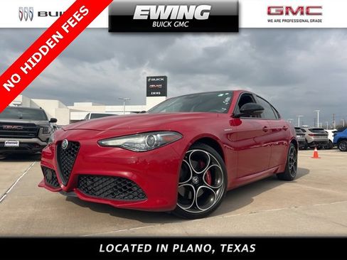 Used 2022 Alfa Romeo Giulia Veloce image 1