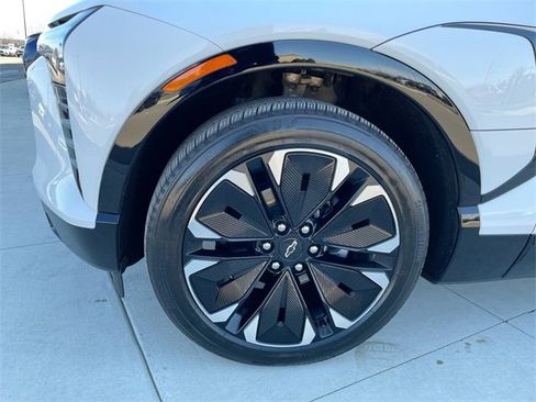 Used 2024 Chevrolet Blazer EV RS image 8