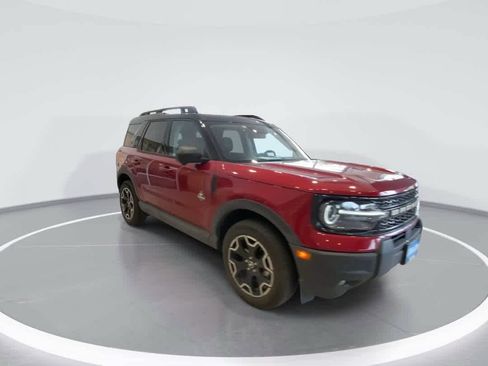 Used 2025 Ford Bronco Sport Outer Banks w/ Outer Banks Tech Package+ AWD/4WD image 2