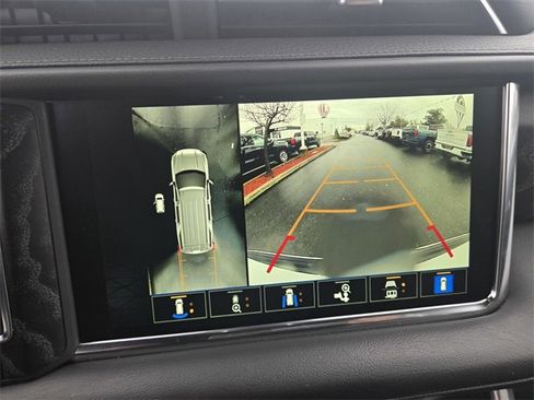 Used 2023 GMC Yukon Denali image 12