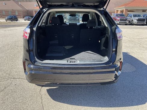 Used 2023 Ford Edge SE w/ Black Appearance Package image 13
