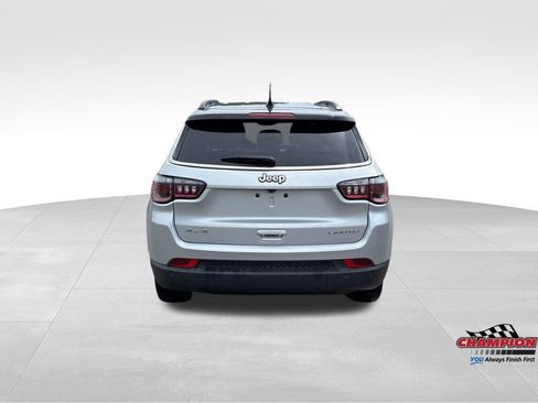 Used 2025 Jeep Compass Limited AWD/4WD image 4