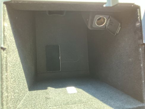 Used 2020 Ford Explorer Platinum w/ Premium Technology Package image 21