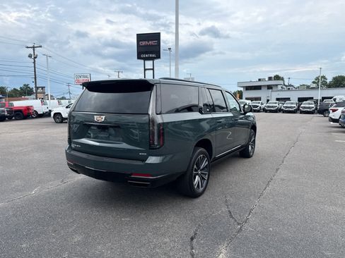 Used 2025 Cadillac Escalade ESV Sport w/ Touring Package AWD/4WD image 5