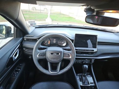 Used 2024 Jeep Compass Latitude w/ Convenience Group image 37