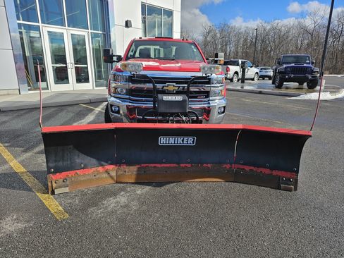 Used 2018 Chevrolet Silverado 2500 LT w/ LT Convenience Package image 2