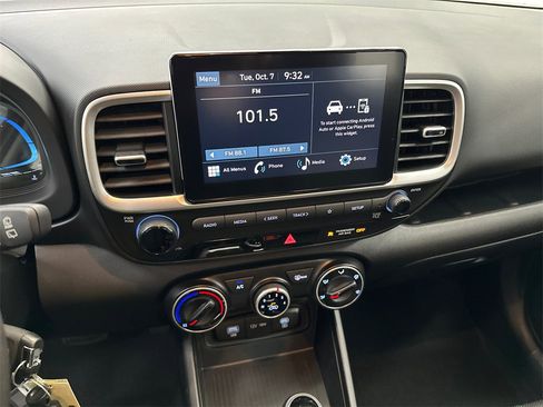 Used 2026 Hyundai Venue SE image 27