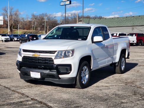 Used 2022 Chevrolet Colorado LT w/ Fleet Safety Package image 3