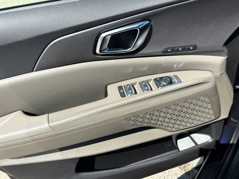 New 2026 Kia Carnival EX FWD image 10