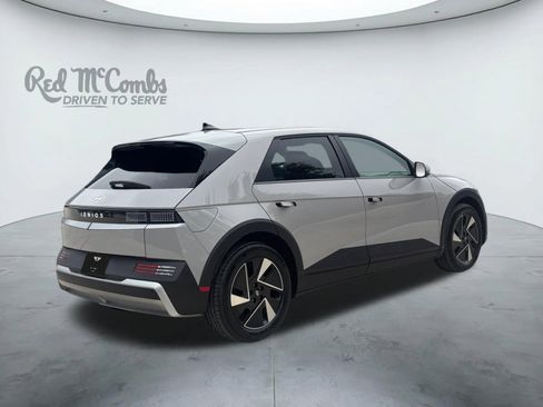 Used 2025 Hyundai Ioniq 5 SE RWD image 5