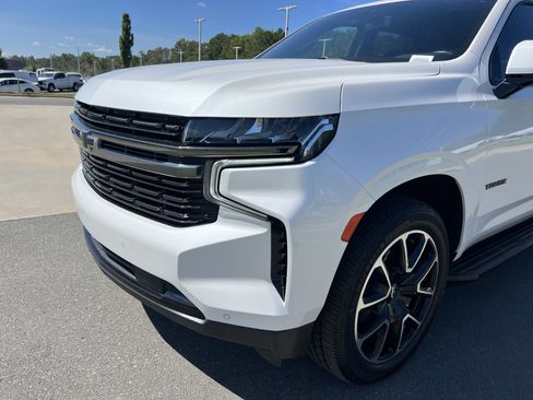 Used 2022 Chevrolet Tahoe RST w/ Luxury Package AWD/4WD image 11