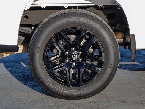 Used 2023 Chevrolet Silverado 1500 Custom w/ Rally Edition AWD/4WD image 11
