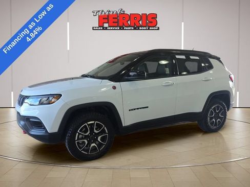 Used 2026 Jeep Compass Trailhawk AWD/4WD image 1