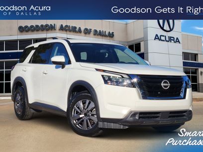 Used 2024 Nissan Pathfinder SV