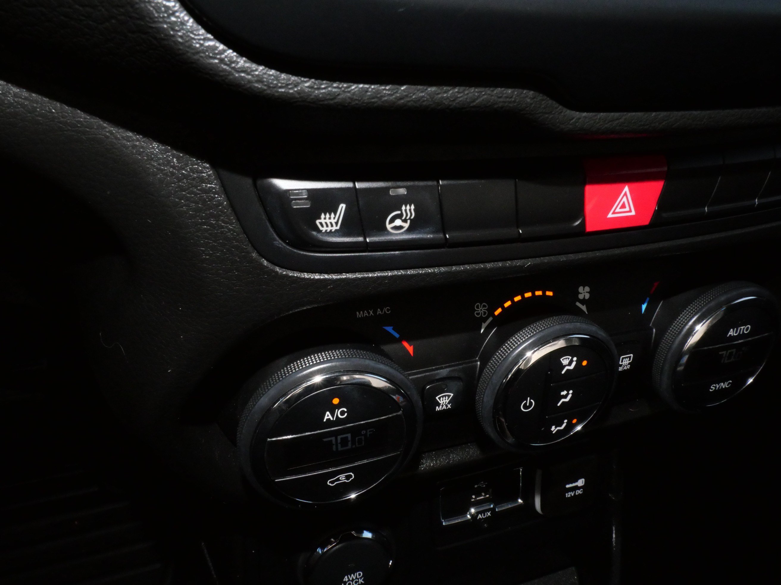 Used 2016 Jeep Renegade Limited AWD/4WD image 24