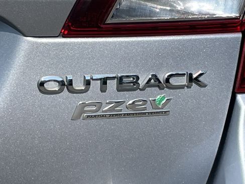 Used 2016 Subaru Outback 2.5i Premium AWD/4WD image 38