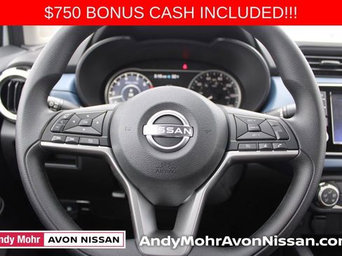 New 2025 Nissan Versa SV image 15