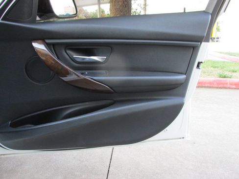 Used 2015 BMW 320i Sedan image 22